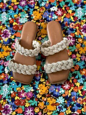 SINCERELY JULES Rhinestome Braided Flats Sandals Size 10